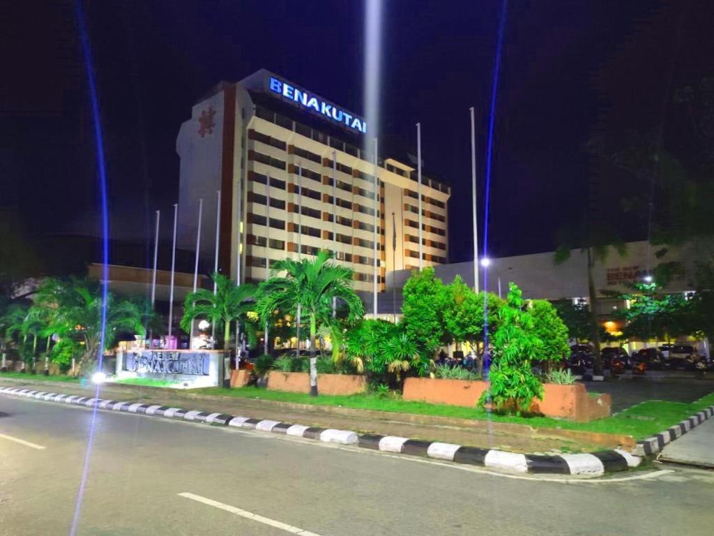 The New Benakutai 3*